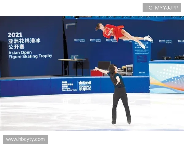 网球运动发展历程与技术创新探讨：从经典打法到现代科技的融合与进步