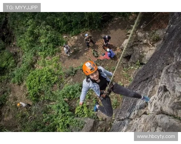 刘芳的攀岩之路：从初学者到顶尖选手的心路历程与挑战
