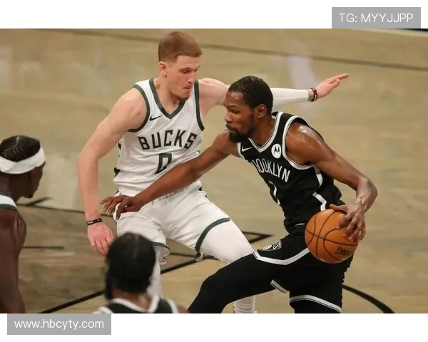 享克与拿玻里激战正酣谁能在这场对决中笑到最后